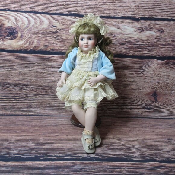 Vintage 1985 Cindy McClure Forget-Me-Not Doll - Picture 2 of 12